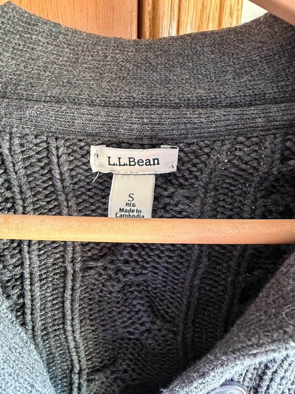 L.L. Bean Charcoal Gray Cable Fisherman Knit Button Cardigan Women’s Small - Picture 2 of 6